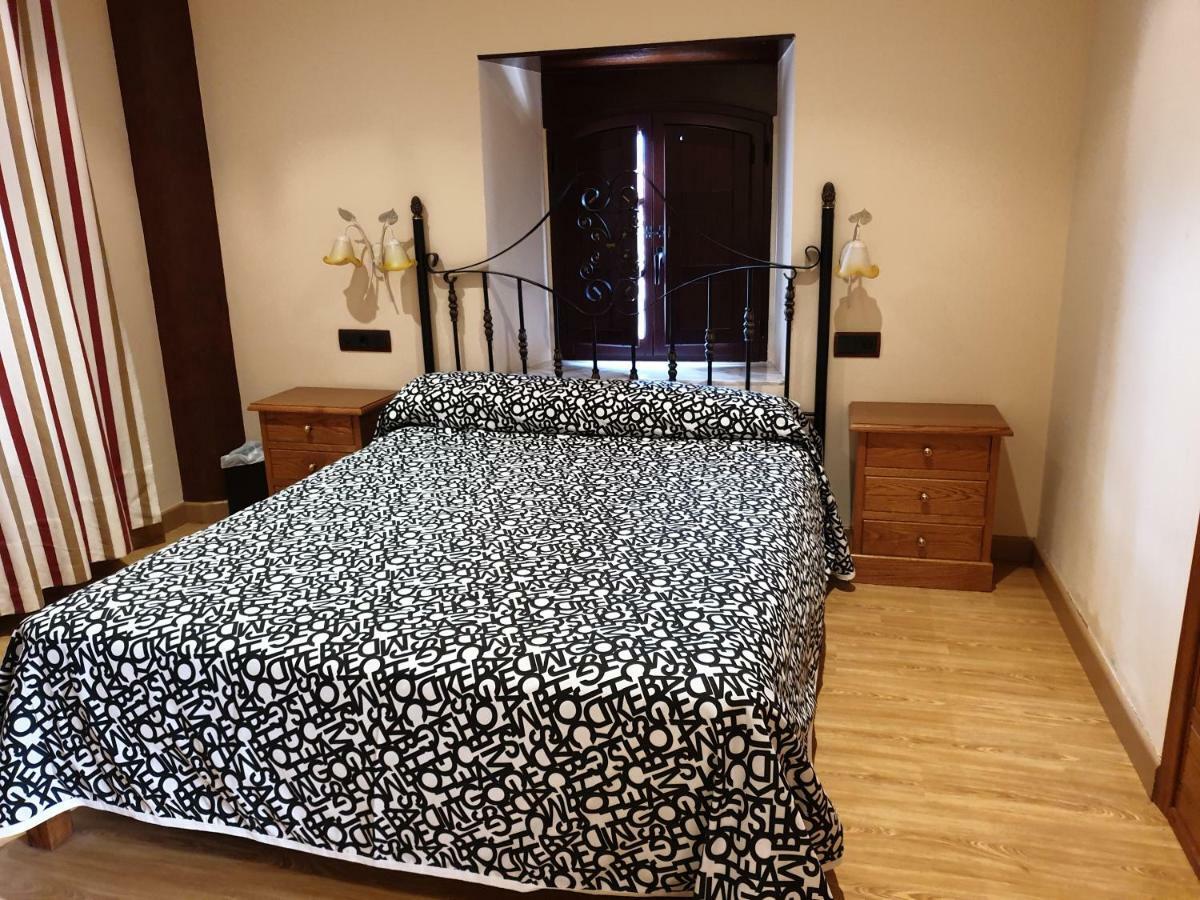 El Cuartelillo Viejo Guest House Polientes Ngoại thất bức ảnh